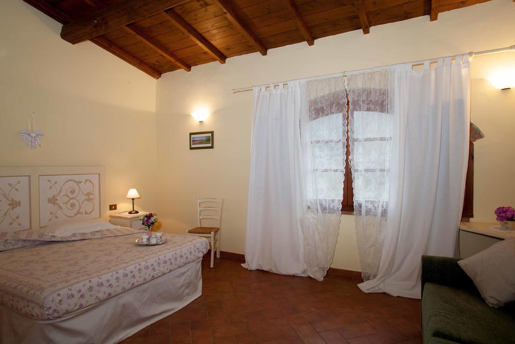 Agriturismo Le Buche Di Viesca 레겔로 객실 사진